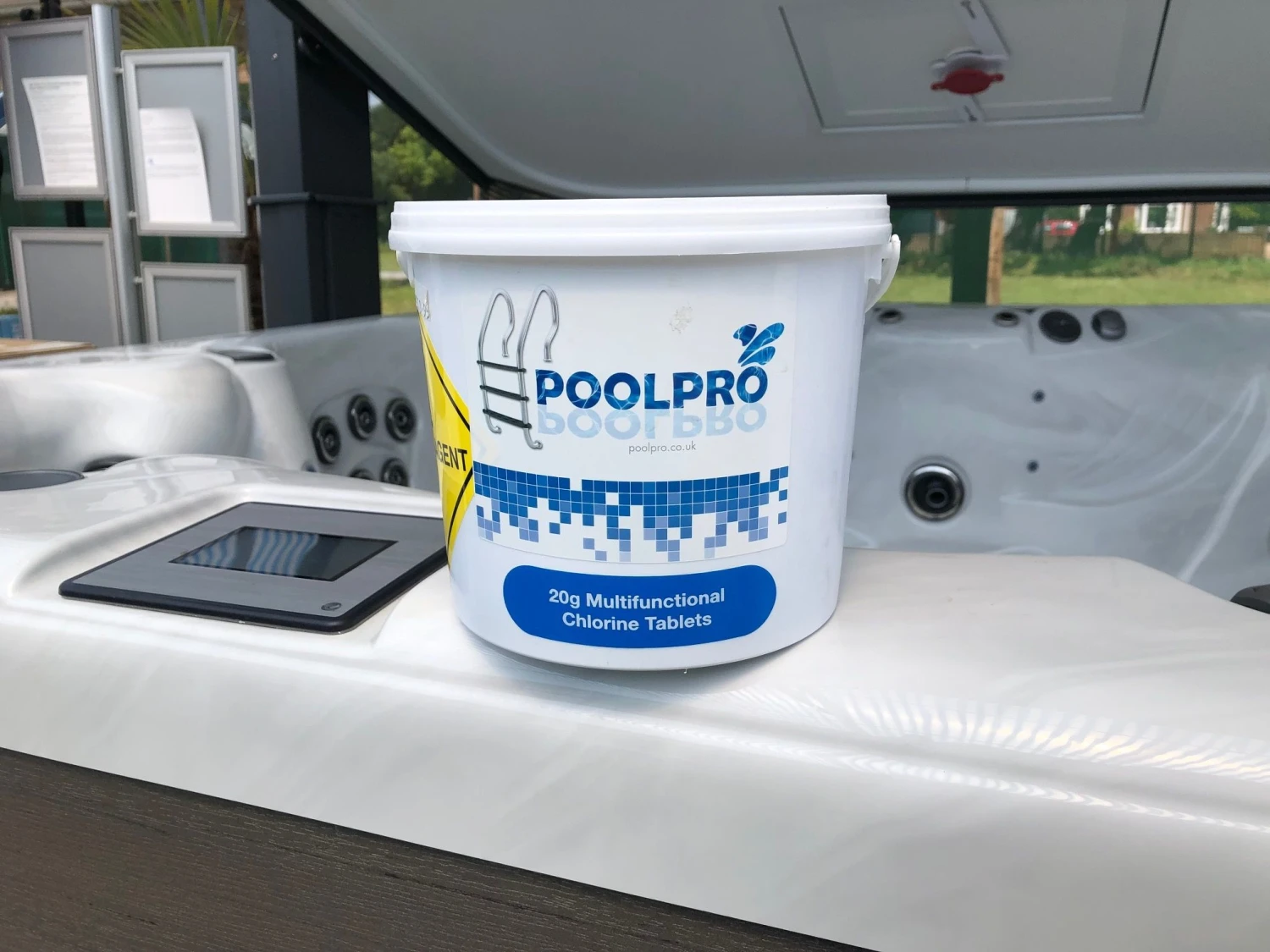 Pool And Hot Tub Multifunctional Mini Chlorine Tablets 20g (2.5kg) 1 Pool And Hot Tub Multifunctional Mini Chlorine Tablets 20g (2.5kg)